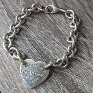 Tiffany & Co. Heart link bracelet